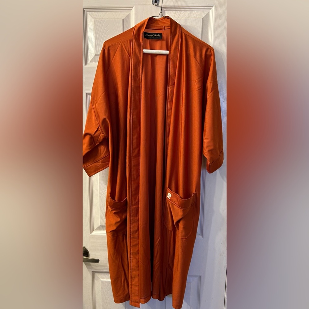 Vintage orange Pierre Cardin 
Robe with pockets